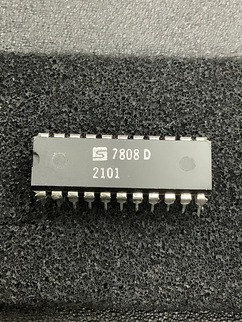 2101 Synertek 256 × 4 Static Ram – Early Bipolar Sram Chip 1