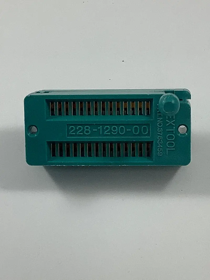 3M Zif Dip Socket For Ics, 28-Pin, Gold-Plated, Part No. 228-1290-00-0602J 1