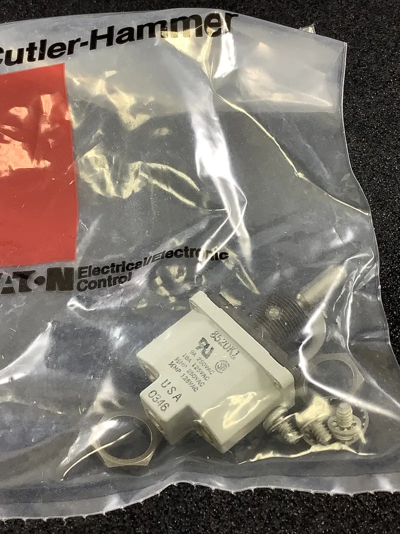 8520K1 Cutler-Hammer 1-Pole On-Off-On Toggle Switch – 18A, 125Vac, Sealed, Screw Terminal 1