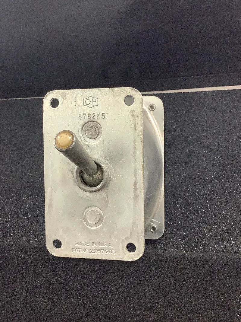 8782K5 Industrial Spdt Toggle Switch – Cutler-Hammer Heavy-Duty Series, Panel Mount 1
