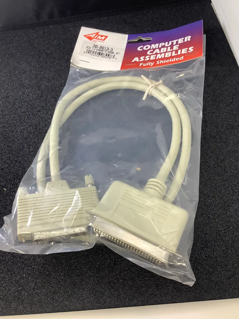 Aim Scsi Cable: 50-Pin Centronics Male To Hd68 Male, 3-Foot Length 1