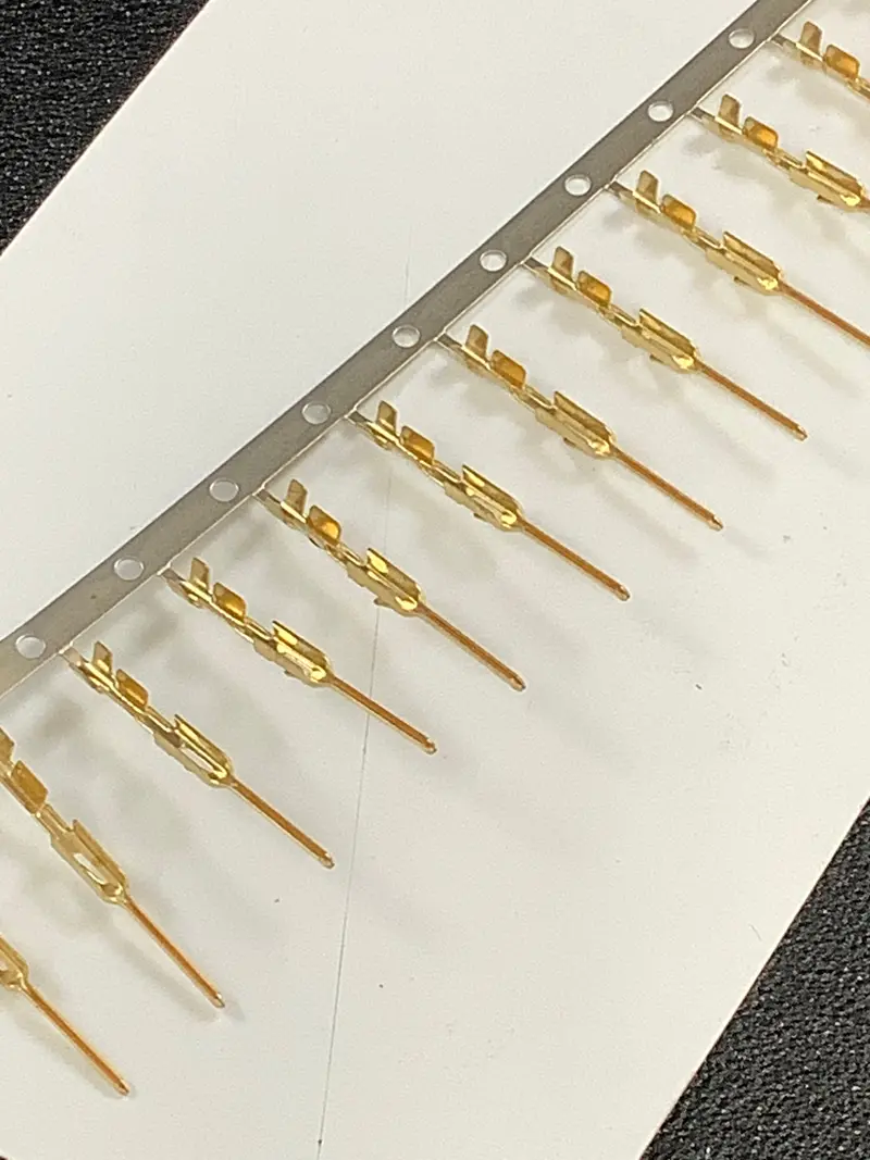 Amp 102095-2 Gold-Plated Crimp Pin Contact, 22–26 Awg, Chain-Pack Of 100 1