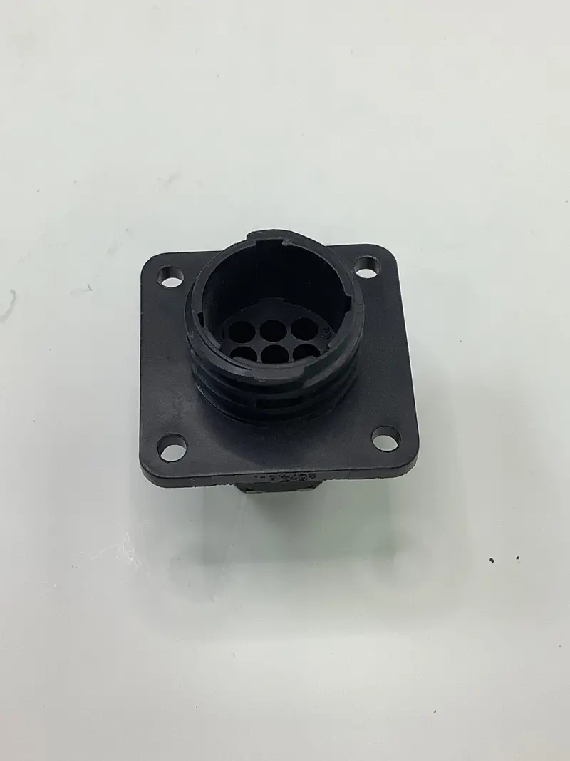 Amp 207418-1 9-Pin Male Flange-Mount Cpc Connector 1