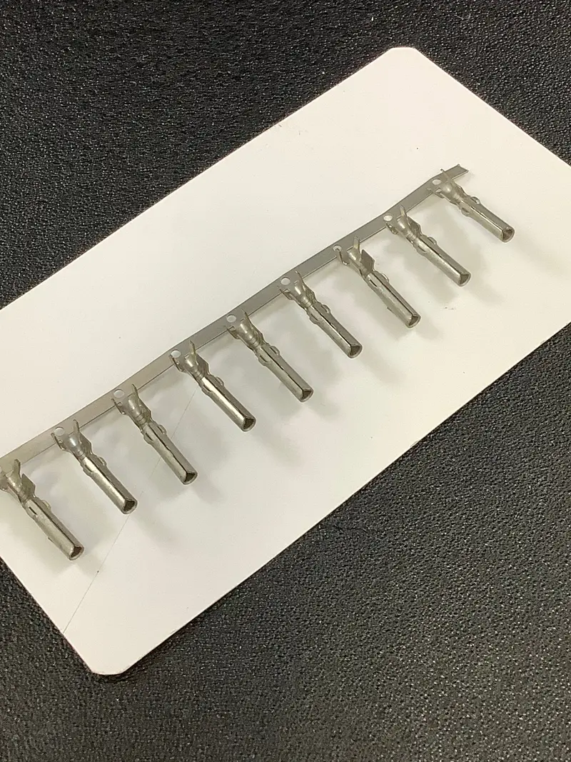 Amp 61117-1 Tin Socket Contact For 14–20 Awg – Crimp Terminal, Chain-Pack (100 Pcs) 1