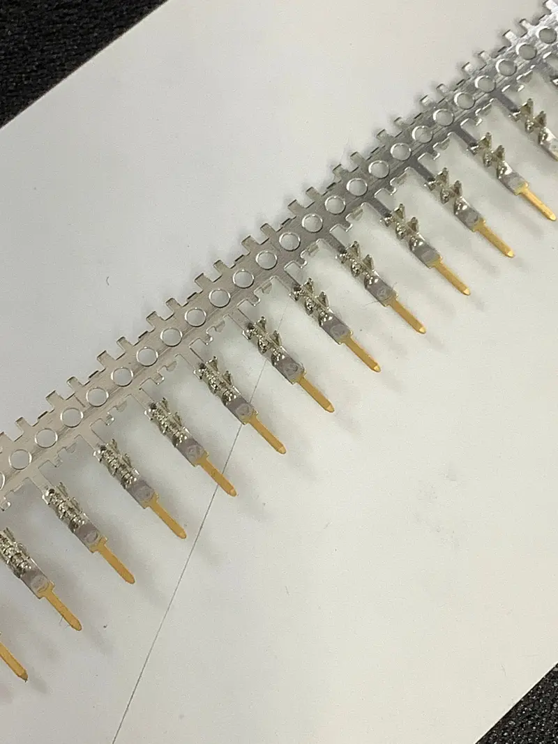 Amp 88997-4 Gold-Plated Flat Flex Pin Contact – Chain-Pack Format (100 Pcs) 1
