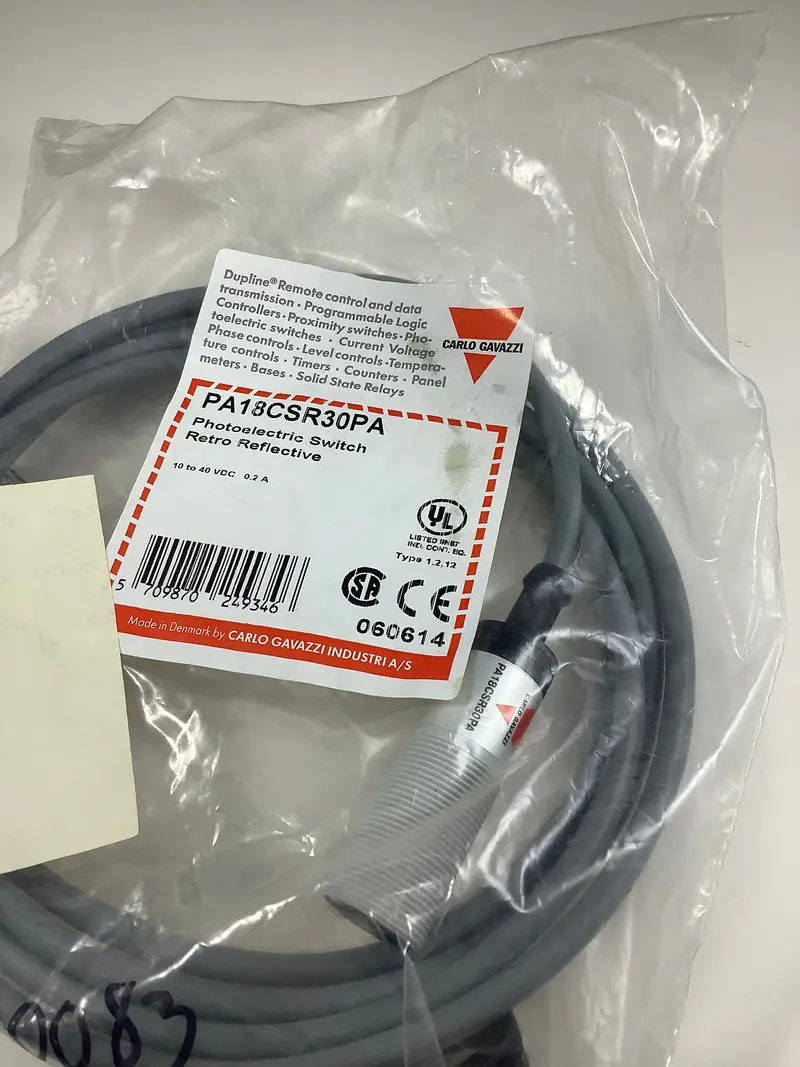 Carlo Gavazzi Pa18Csr30Pa Compact Photoelectric Sensor – Polarized Retroreflective 1