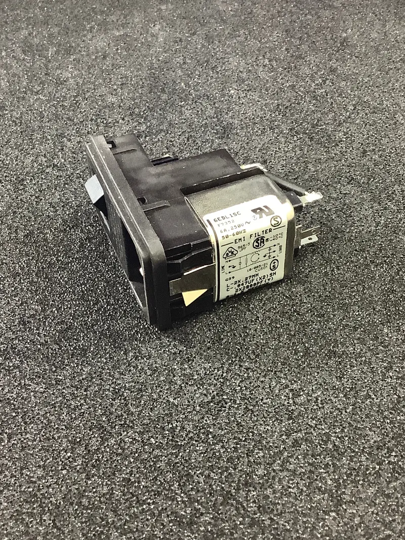 Corcom 6Edl1Sc 6-Amp Ac Power Entry Module With Iec Input And .110 Faston Flange Mount 1