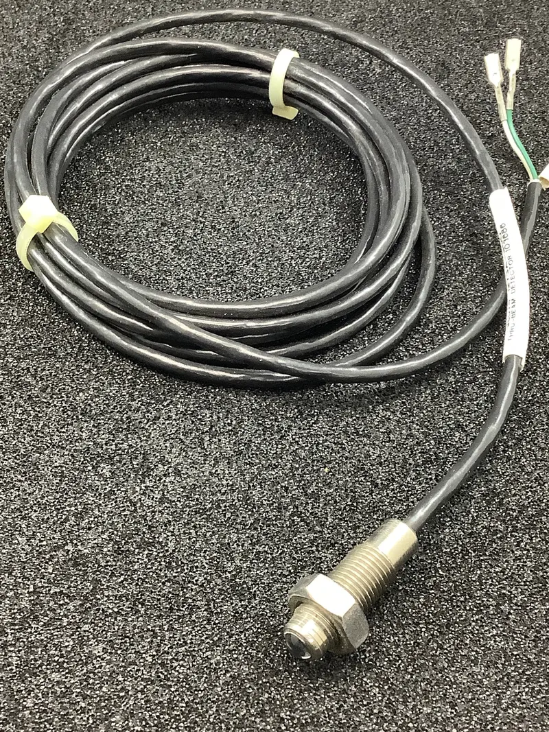 Cutler-Hammer 1273A-300 Straight-Through Photoelectric Sensor Head 1