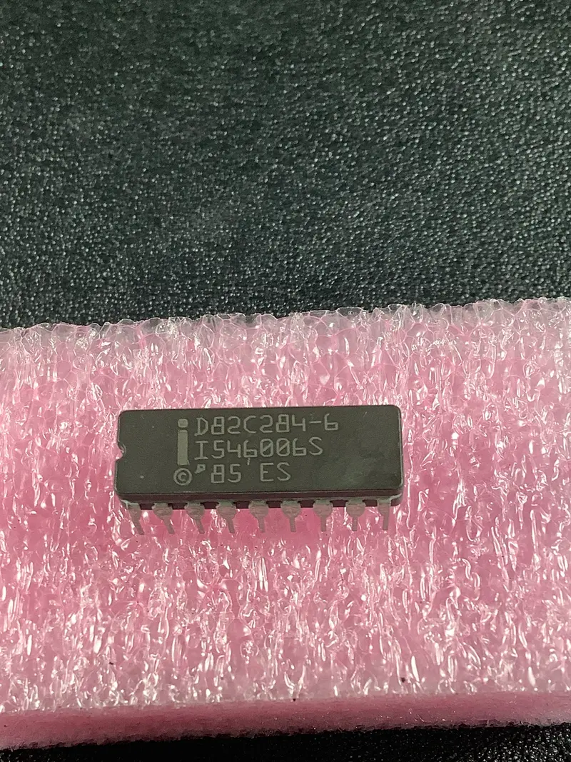 D82C284-6 Low-Power Clock Generator Ic – Intel 1