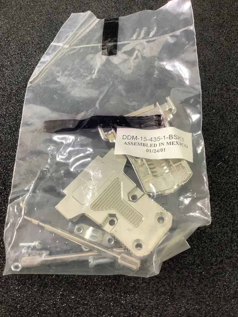 Ddm-15-435-1-Bsk1 – 3M 15-Position D-Sub Emi Backshell With Junction Shield 1