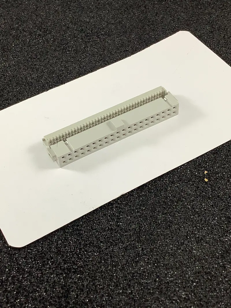 Dupont 71600-140K 40-Pin Quickie® Idc Ribbon Cable Receptacle — Low-Profile, Tool-Free Termination 1