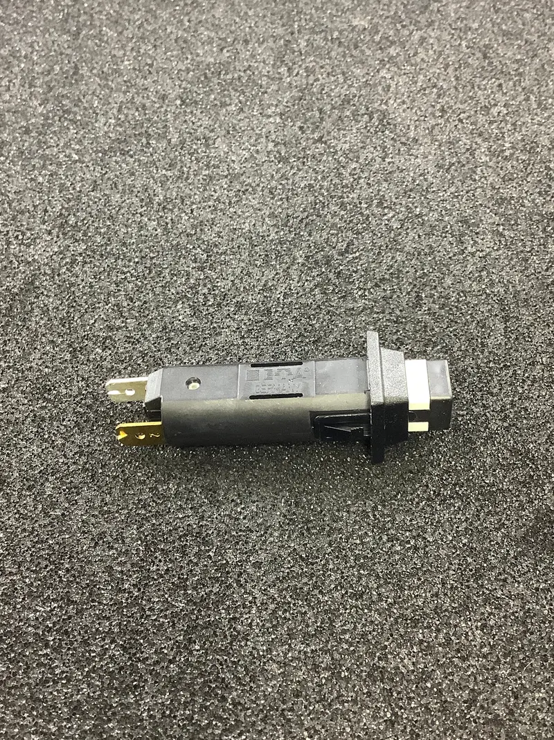 E-T-A Thermal Circuit Breaker – 5 A, 250 V Ac / 50 V Dc, Push-Push Panel Mount, Model 1110-F112-P1M1 1