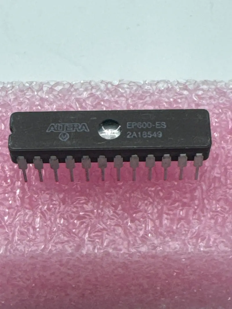 Ep600-Es Altera Uv-Erasable Programmable Logic Device (Eprom) 1