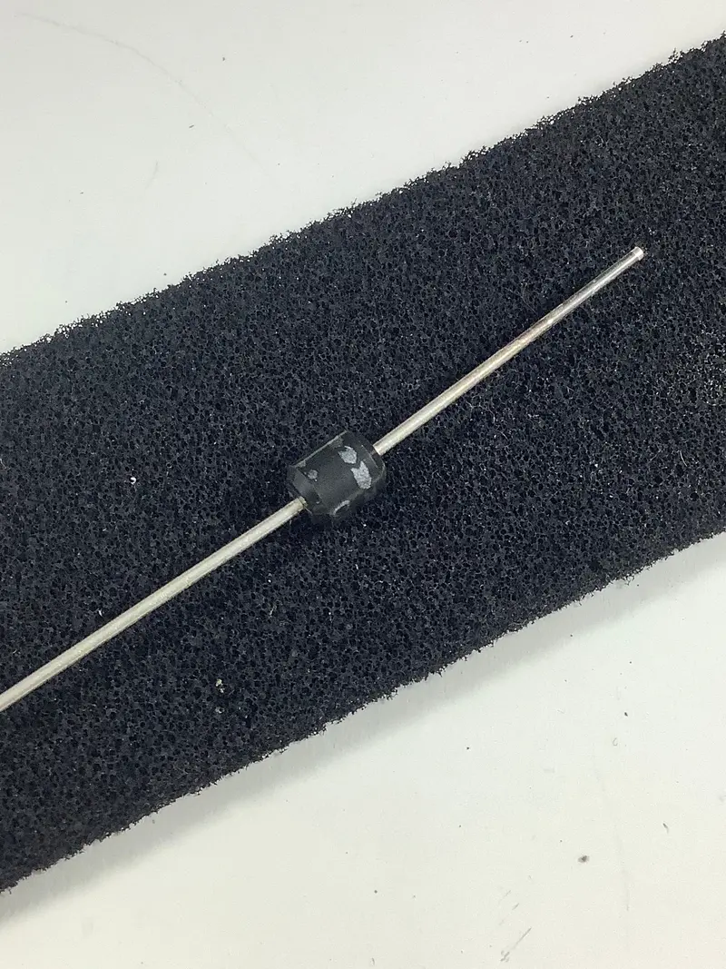 Erc81-004 3A, 40V High-Speed Schottky Switching Diode – Fuji 1