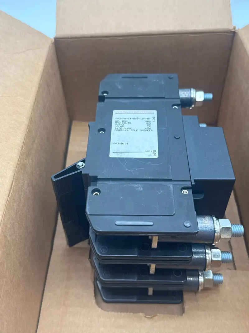 Fa3-P0-14-850-12A-Bt Carling F-Series Hydraulic-Magnetic Circuit Breaker (3-Pole, 500A) 1