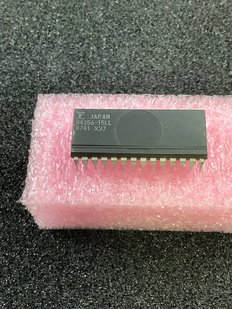 Fujitsu Mb84256-15Ll Low-Power 256K-Bit Sram Ic – 32K X 8-Bit, Soj Package 1