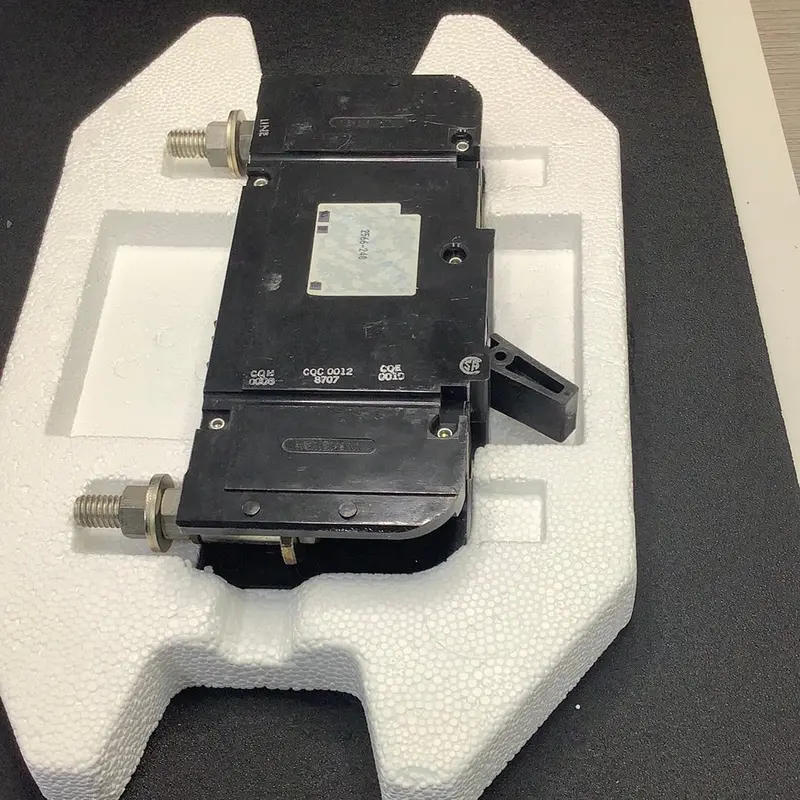 Heinemann Gj1-B2-Du-0250-01C 250A, 125Vdc Special-Purpose Circuit Breaker With Spdt Auxiliary Switch 1
