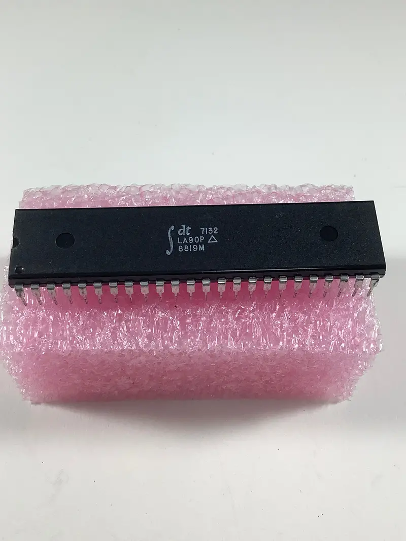 Idt7132La90P 2K × 8 Dual-Port Static Ram – Idt 1