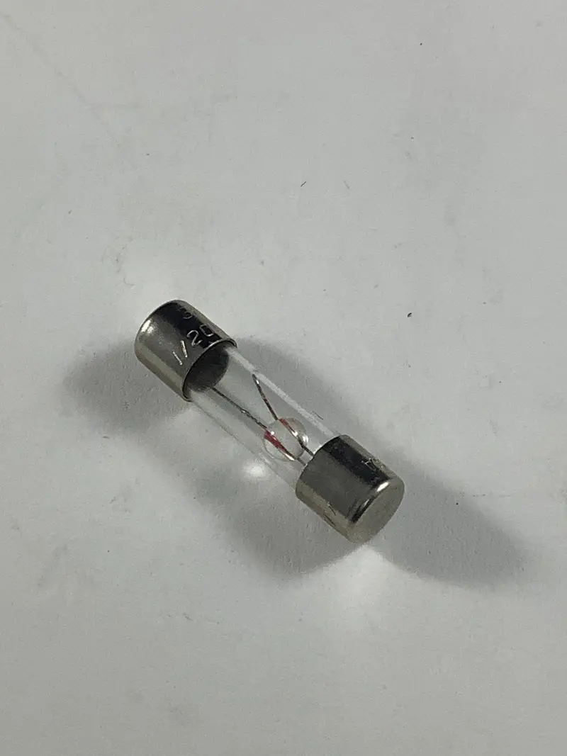 Littelfuse 361.005 Fast-Acting Glass Fuse – 0.005A, 250V, Nickel-Plated Brass Cap, 6.35Mm × 25.4Mm 1