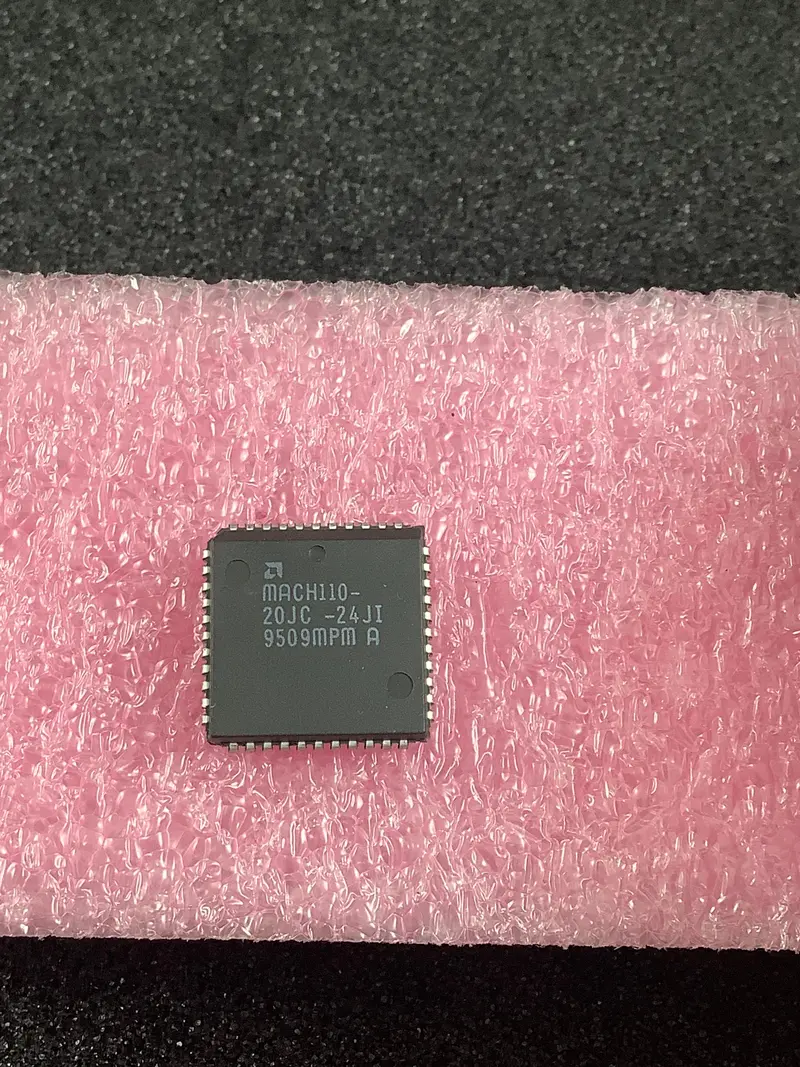 Mach110-20Jc Amd High-Density Ee Cmos Programmable Logic Device 1