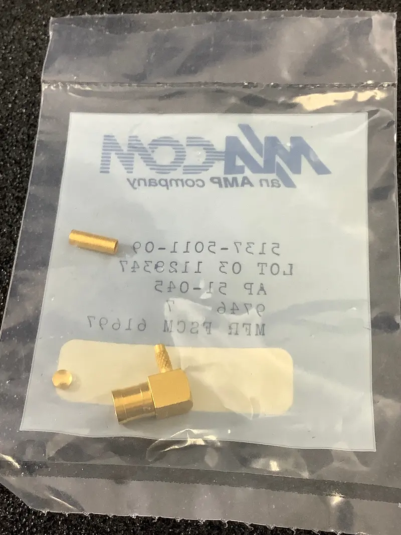 Macom 5137-5011-09 Smb Female Right-Angle Crimp Connector (Compatible With Te Part 1060414-1) 1