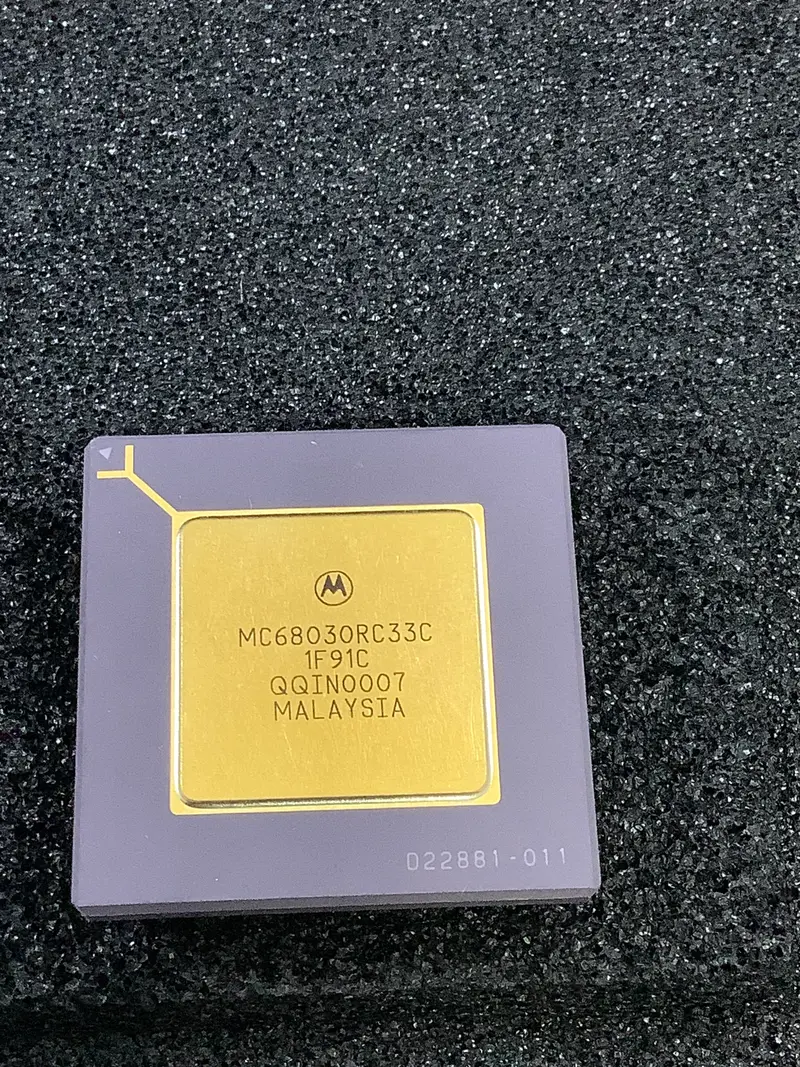 Mc68030Rc33C 33 Mhz 32-Bit Microprocessor – Motorola M680X0 Core, 128-Pga 1