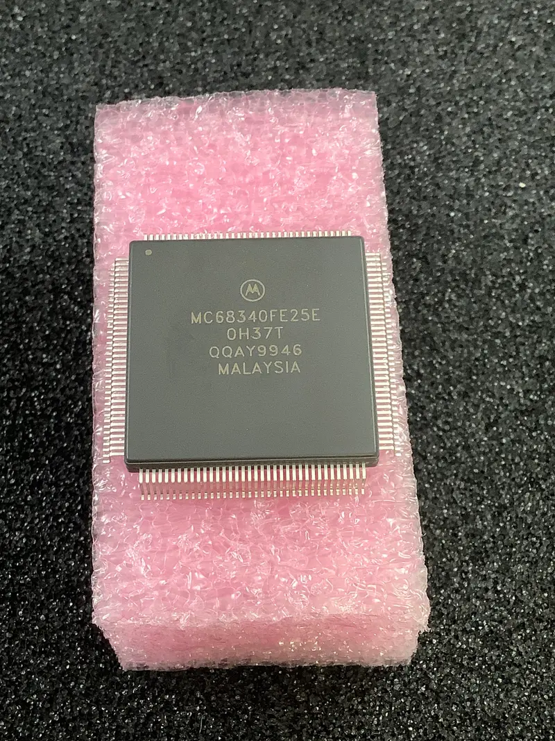 Mc68340Fe25E – Motorola Cpu32-Based 32-Bit Microprocessor, 25Mhz, 144-Cqfp 1