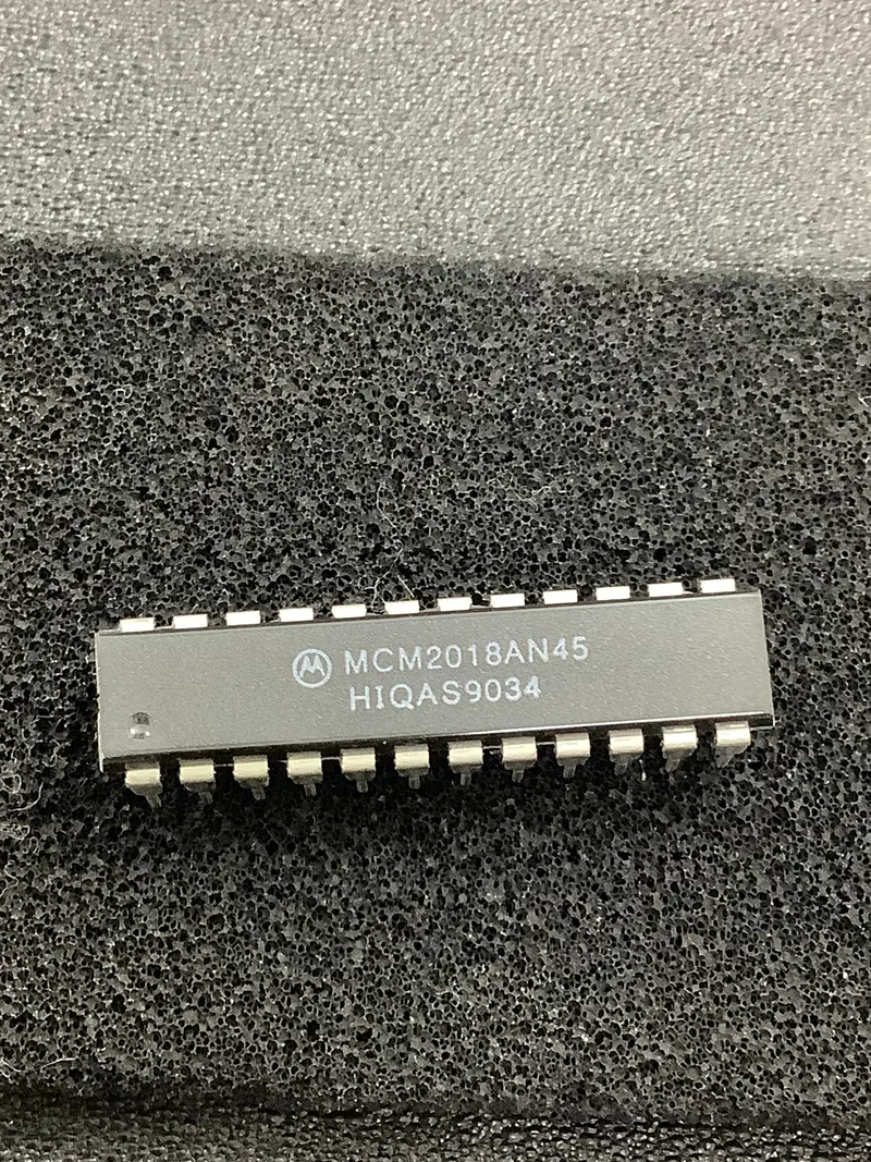 Mcm2018An45 – Motorola 2K × 8-Bit Sram, 45Ns Access Time (Pdip-24) 1