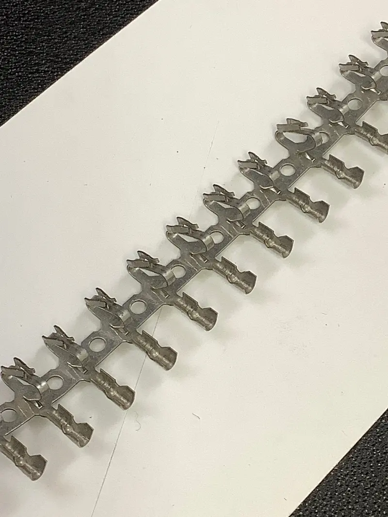 Molex 08-50-0183 Trifurcon Non-Gendered Contacts — 26–22 Awg Tin-Plated Crimp Terminals, Chain-Packaged (100 Pcs/Pack) 1