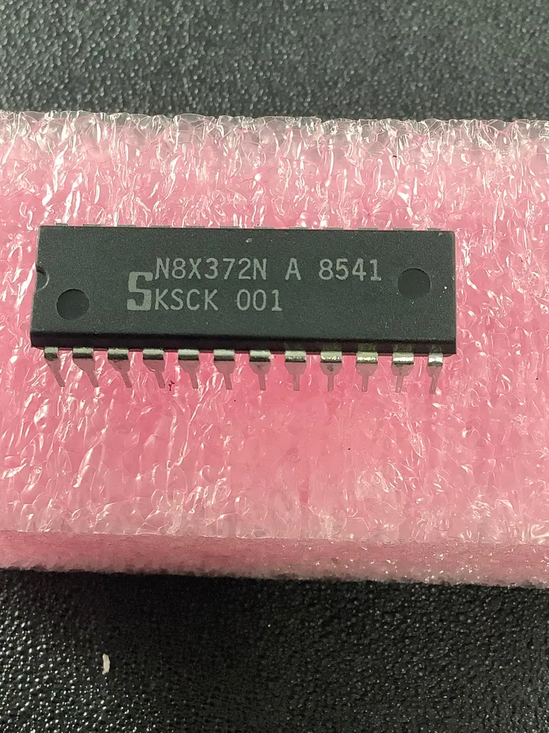N8X372N Signetics Addressable Bidirectional I/O Port Ic 1