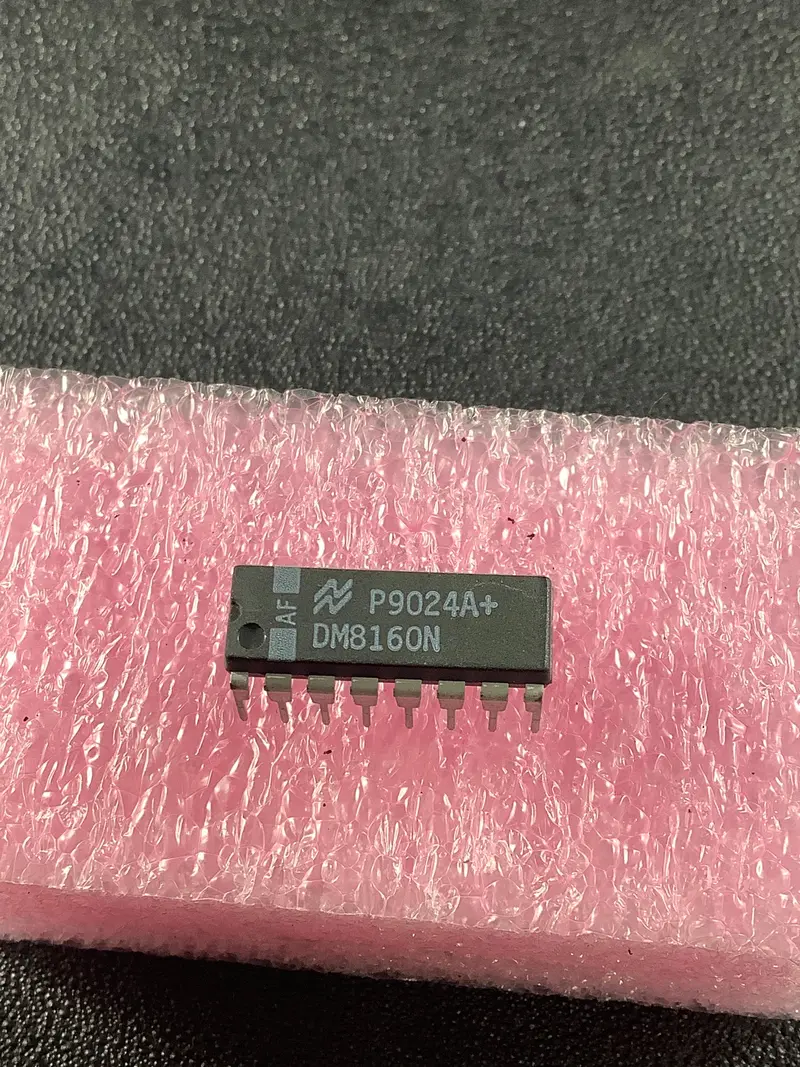 National Semiconductor Dm8160N 8-Bit High-Speed Magnitude Comparator Ic 1
