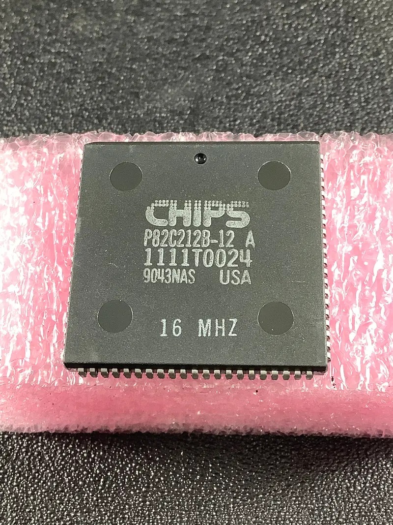 P82C212B-12A 8-Bit Microcontroller With On-Chip Peripherals – Chips And Technologies 1