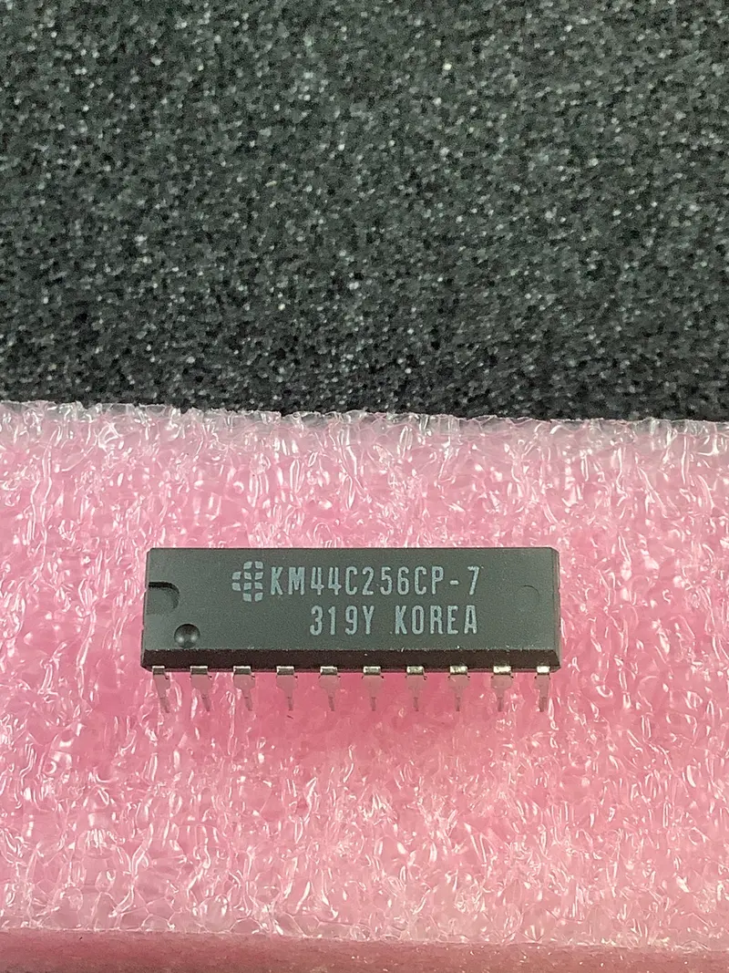 Samsung Km44C256Cp-7 256K × 4 Fast Page Dram – 70Ns, 24-Pin Dip 1