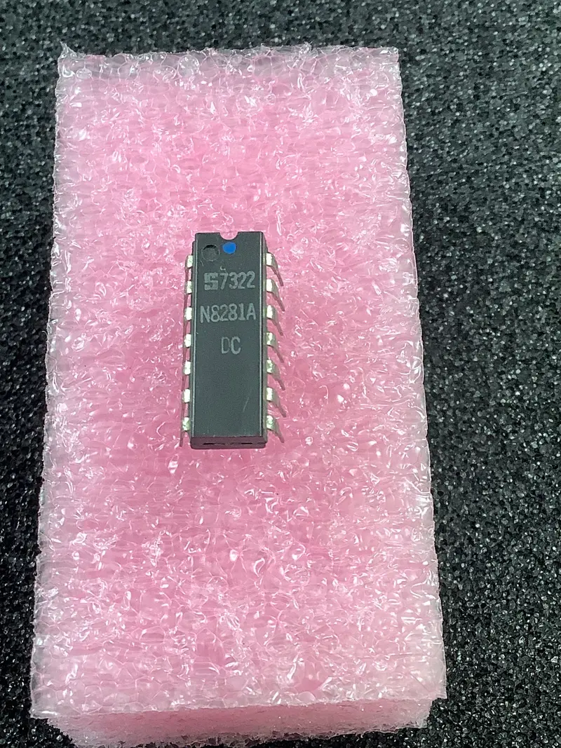 Signetics N8281A Synchronous Binary Counter Ic – Ttl-Compatible 1