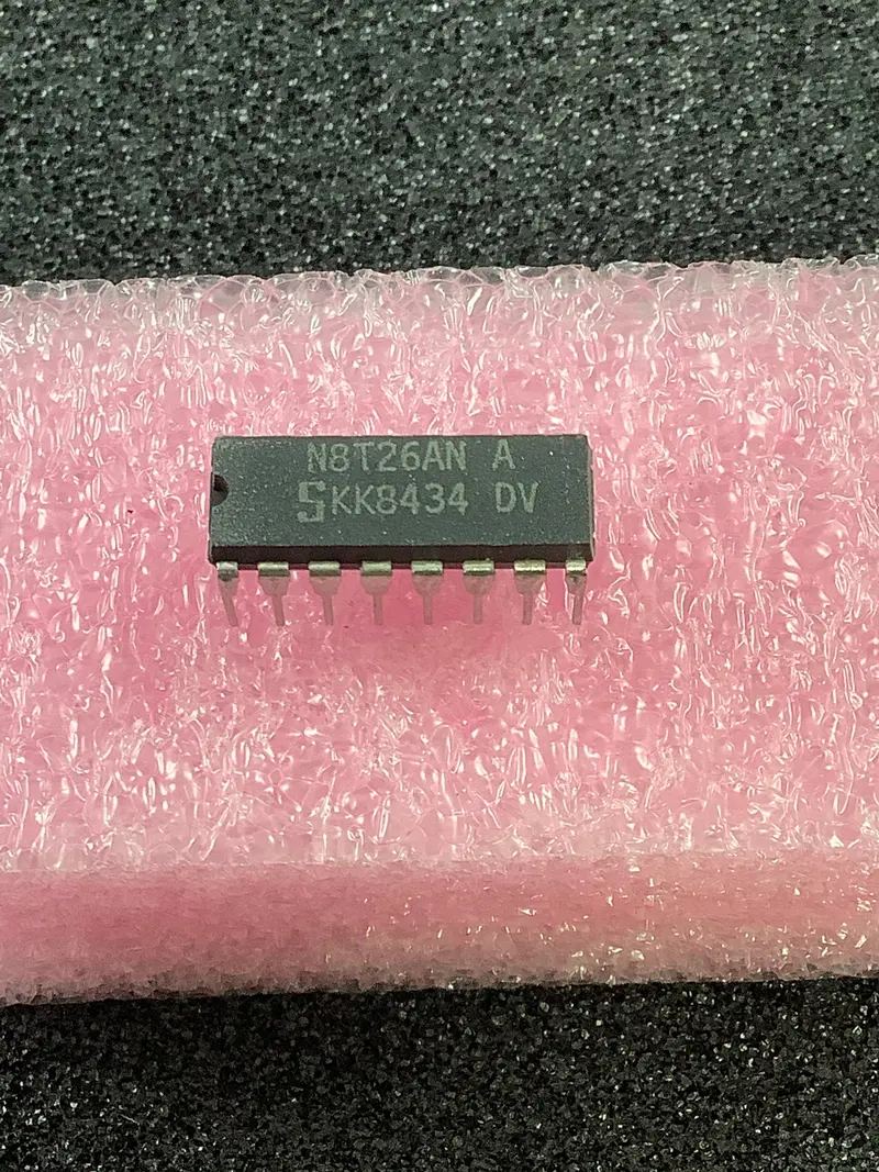 Signetics N8T26An Octal Bus Transceiver With 3-State Outputs 1