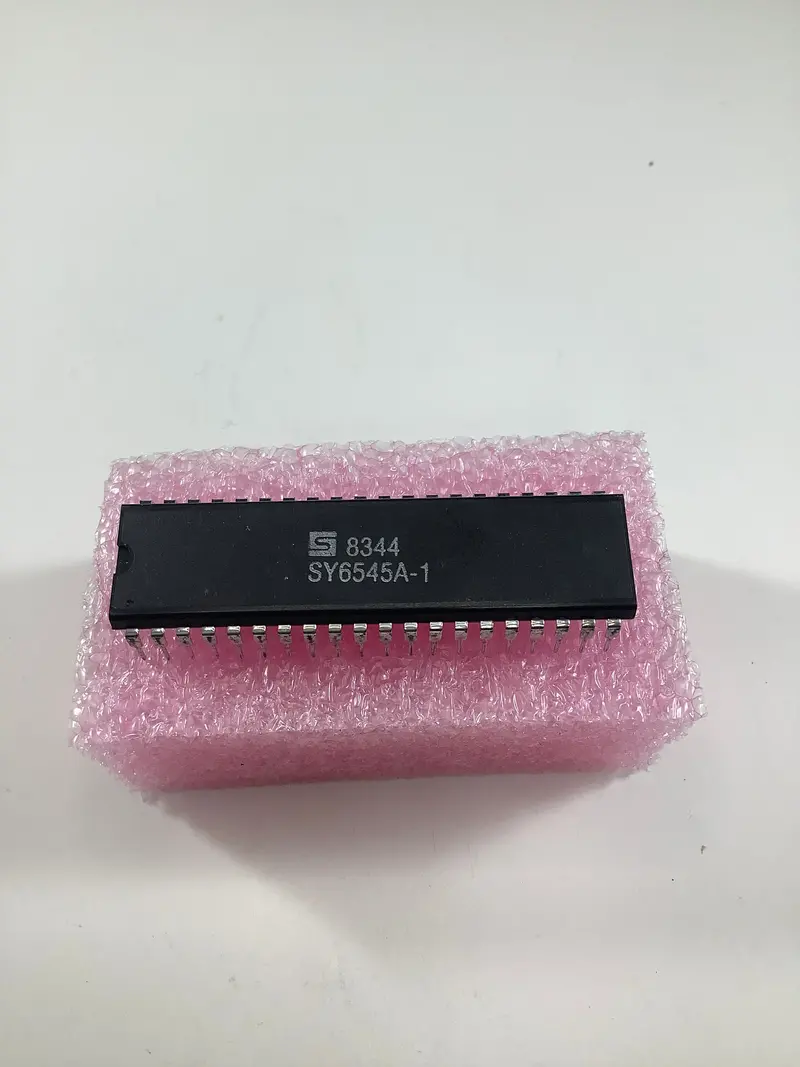Synertek Sy6545A-1 — 40-Pin Crt Controller For Video Display Terminals 1