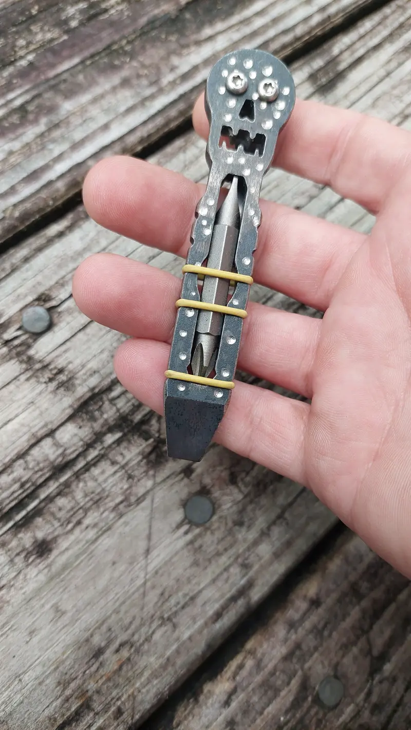 Td Blackened Dimpled Skull Pry Bar – Stainless Steel (Second Variant) 1
