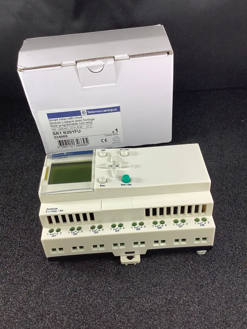Telemecanique Sr1B201Fu Smart Logic Relay Featuring Built-In Real-Time Clock 1